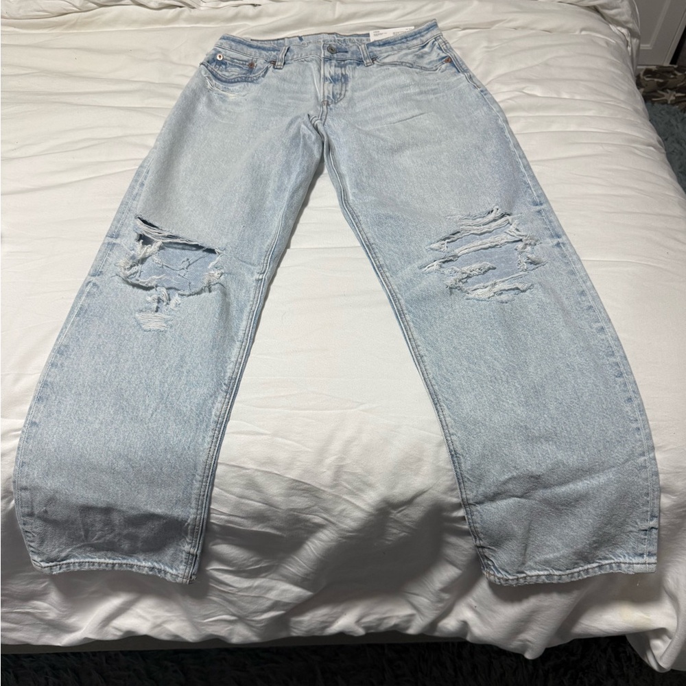American Eagle Outfitters Distressed Boyfriend Jeans